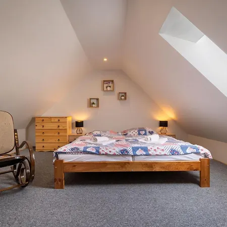 U Babky منزل للإقامة Pavčina Lehota